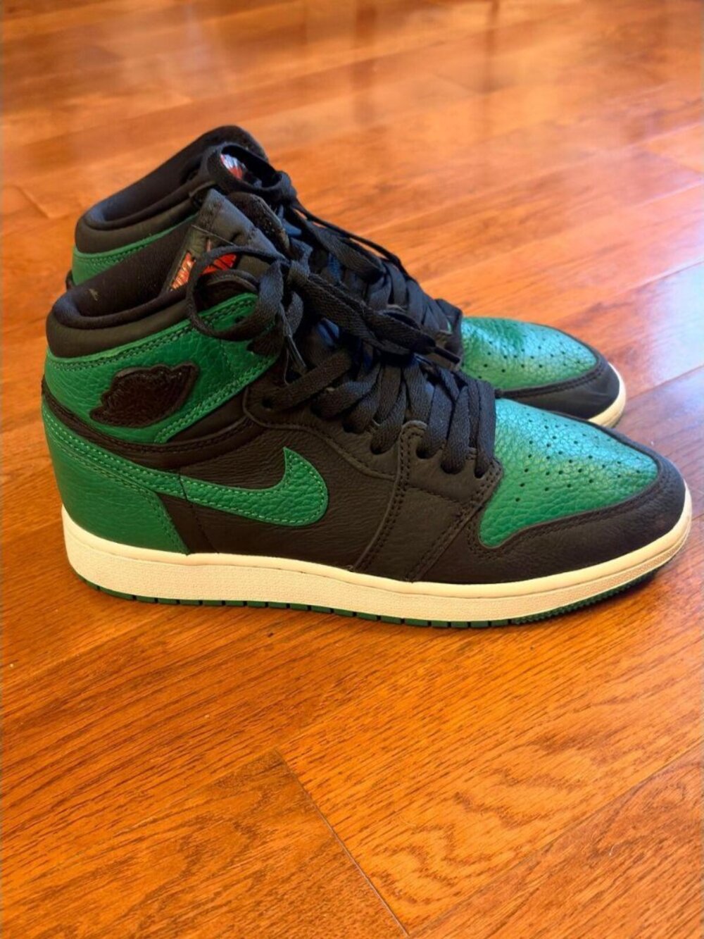 Air Jordan 1 Retro High OG GS Pine Green Big Kids 5.5Y